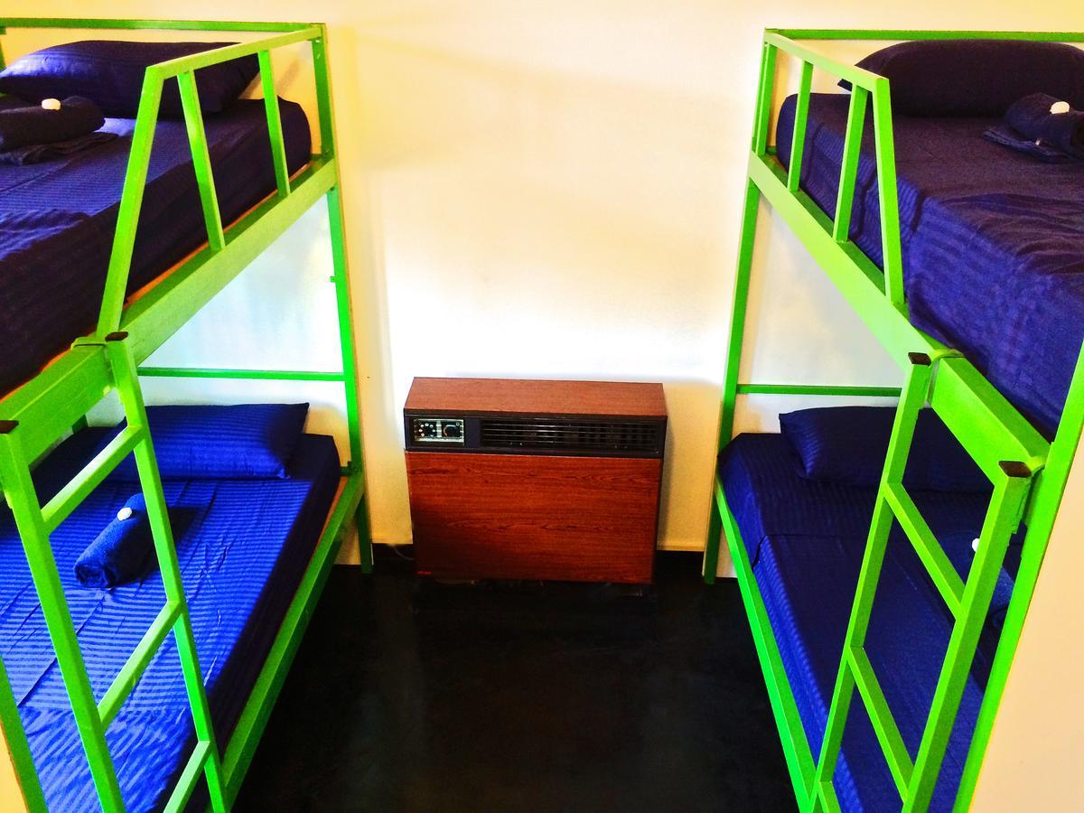 Explore Hostels Negombo Kochchikade Buitenkant foto