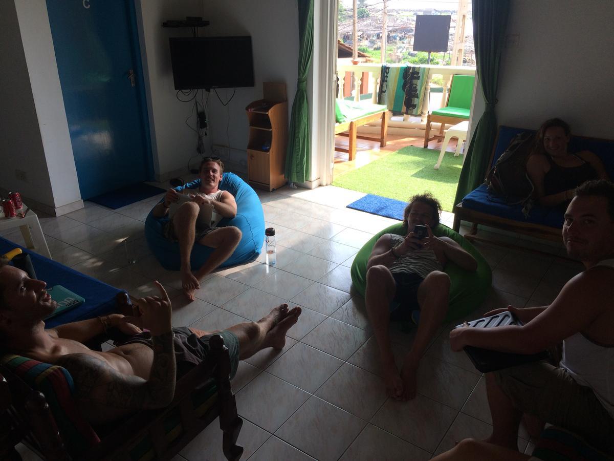 Explore Hostels Negombo Kochchikade Buitenkant foto