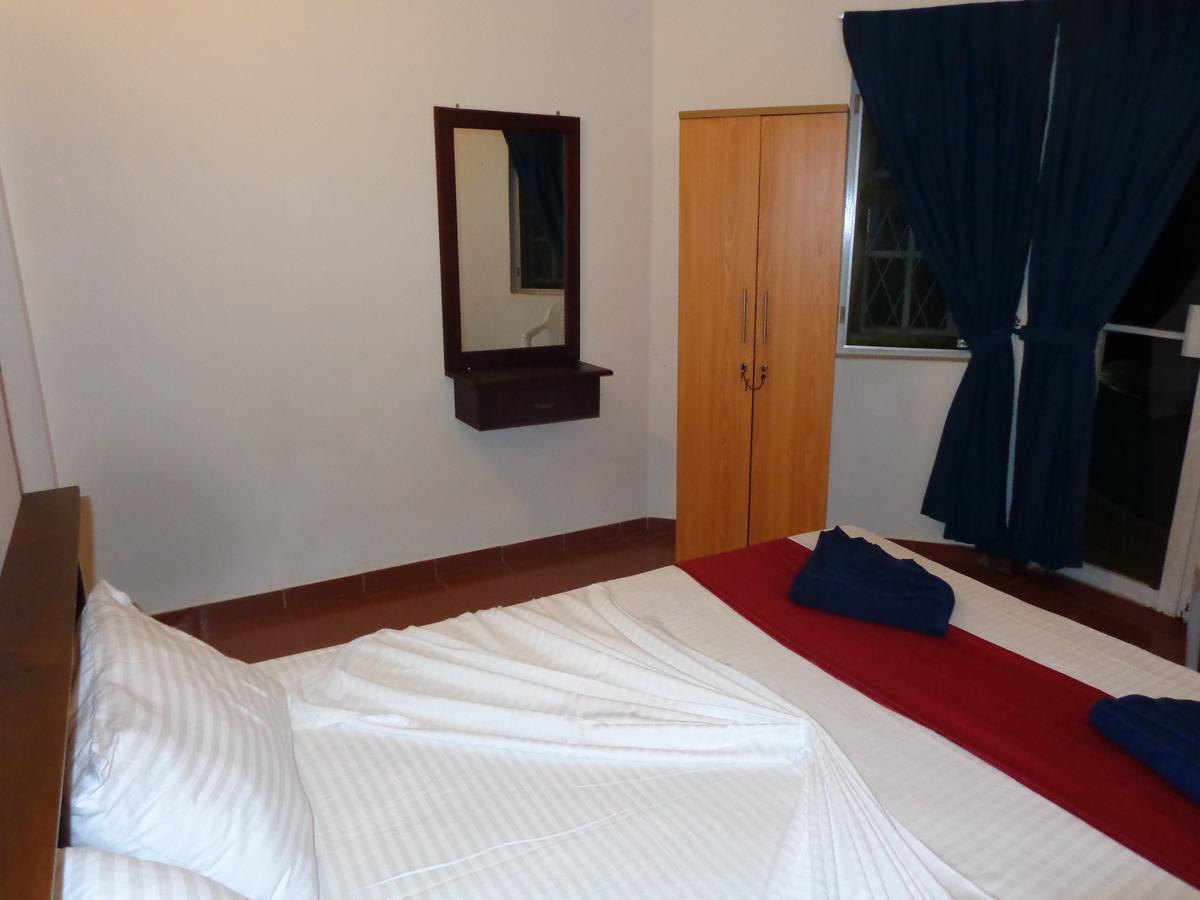 Explore Hostels Negombo Kochchikade Buitenkant foto