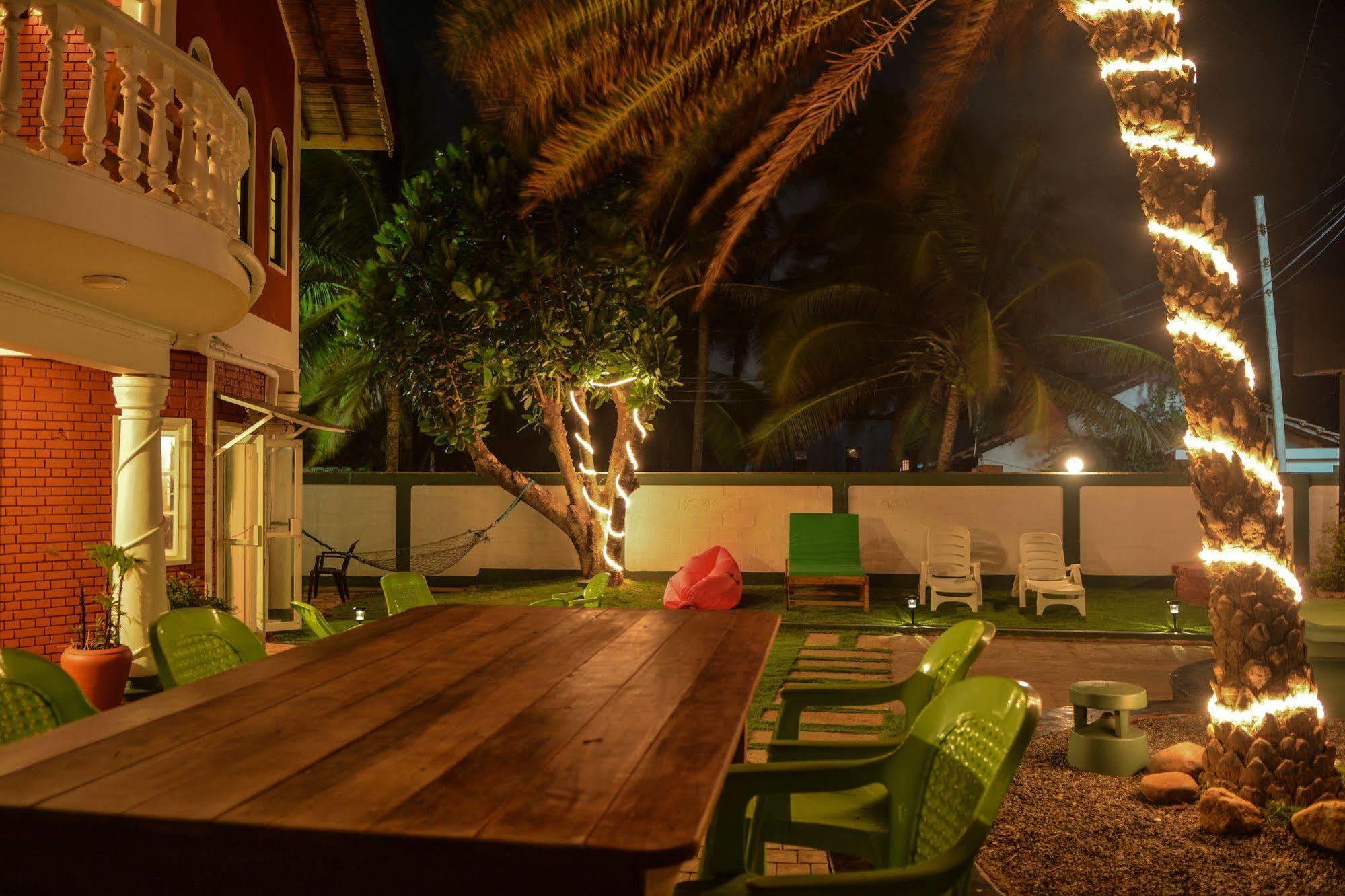 Explore Hostels Negombo Kochchikade Buitenkant foto
