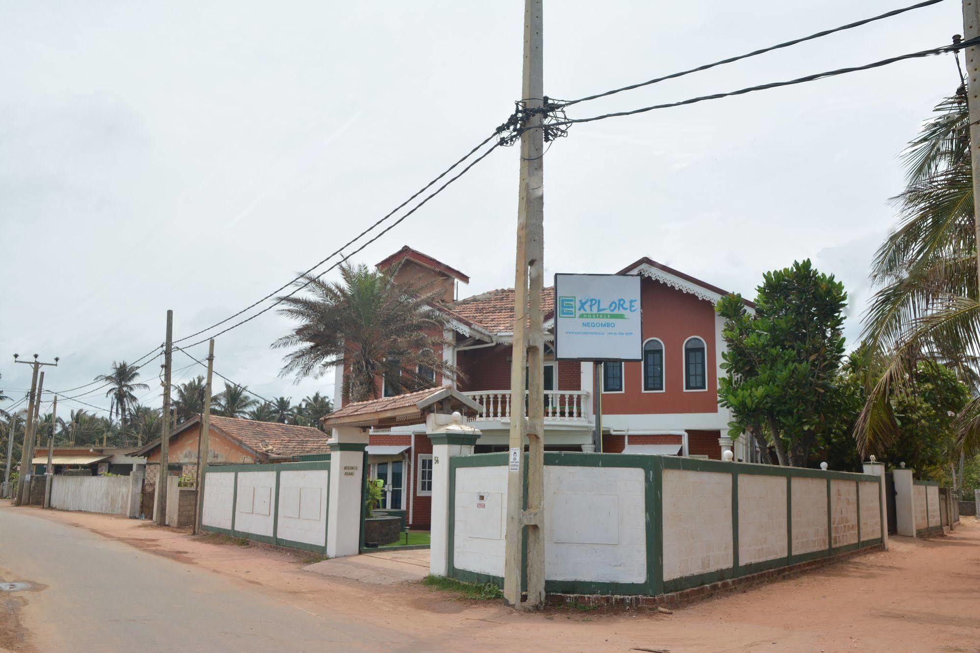 Explore Hostels Negombo Kochchikade Buitenkant foto