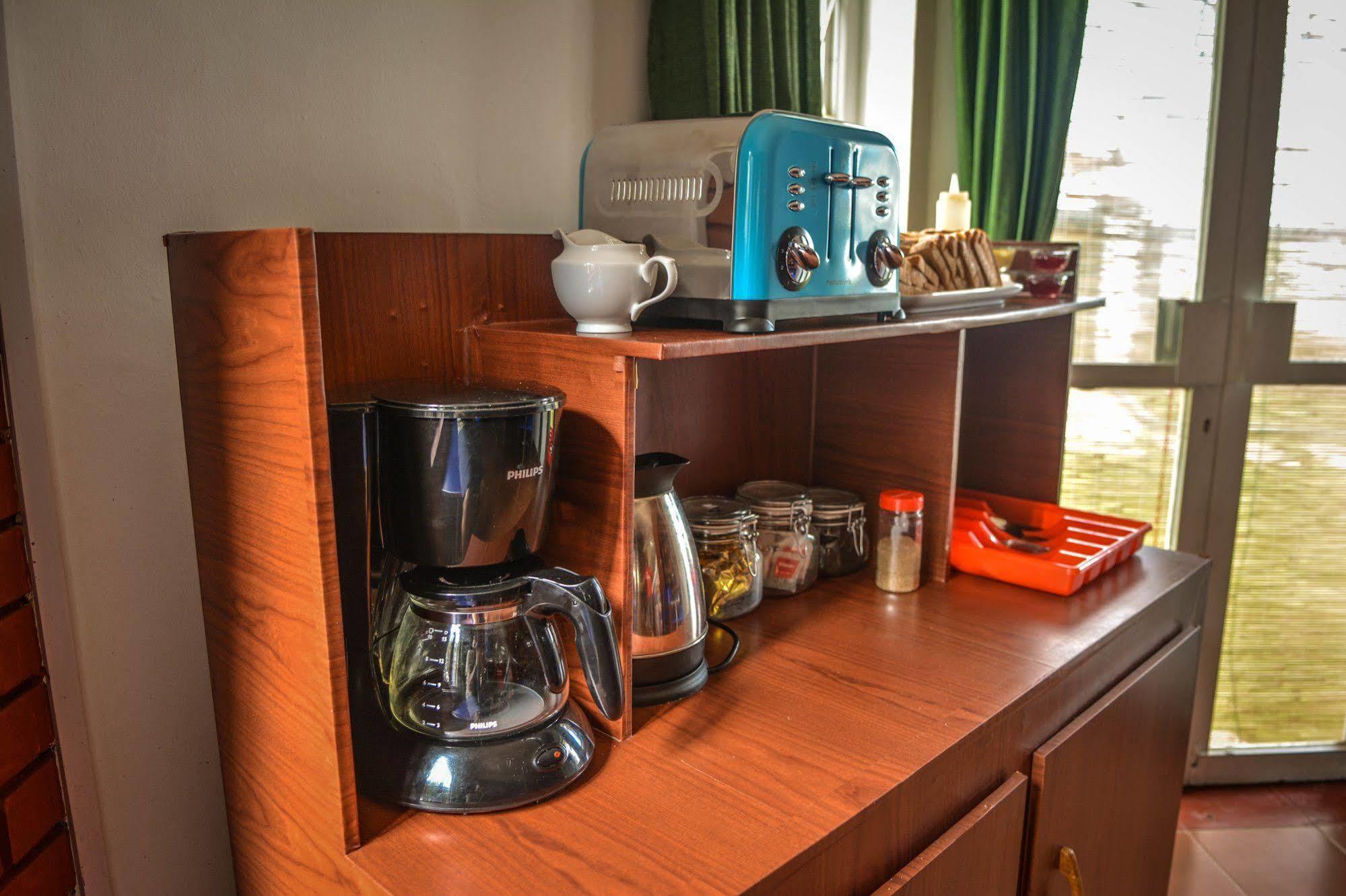 Explore Hostels Negombo Kochchikade Buitenkant foto
