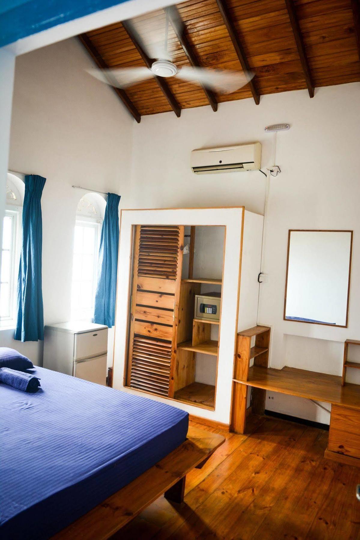Explore Hostels Negombo Kochchikade Buitenkant foto