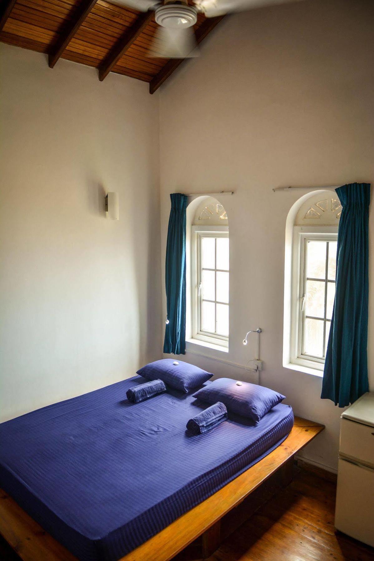 Explore Hostels Negombo Kochchikade Buitenkant foto