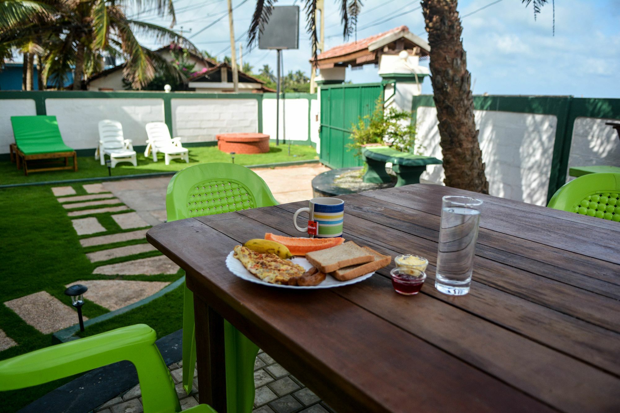 Explore Hostels Negombo Kochchikade Buitenkant foto