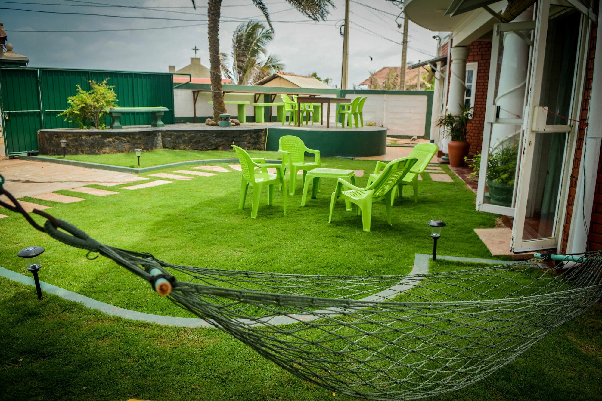 Explore Hostels Negombo Kochchikade Buitenkant foto