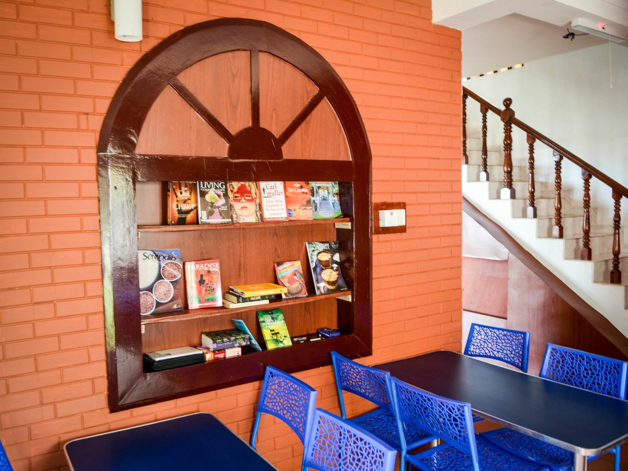 Explore Hostels Negombo Kochchikade Buitenkant foto